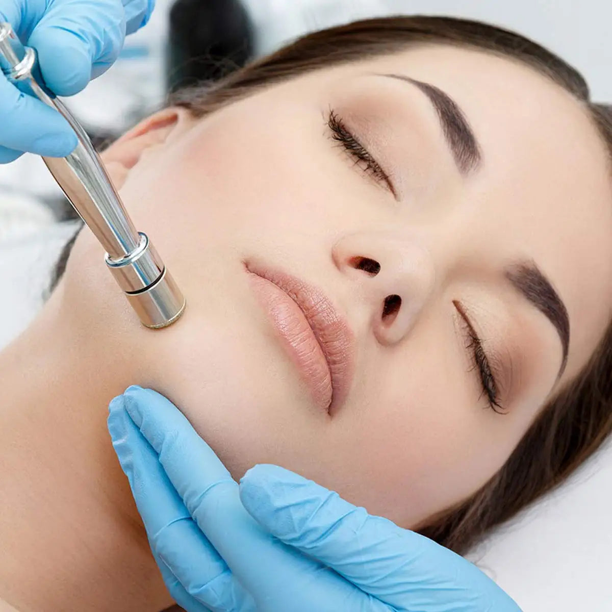 Diamond Microdermabrasion Machine 65-68cmHg Suction Power Professional Dermabrasion ome Use Facial Skin Care Equipment