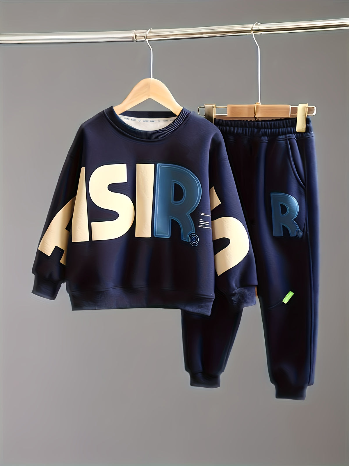 Boys' Fall Outfit Set 2025 New Autumn Winter Kids Casual Sweatshirt and Pants Two-Piece Trendy, Perfect for Outdoor