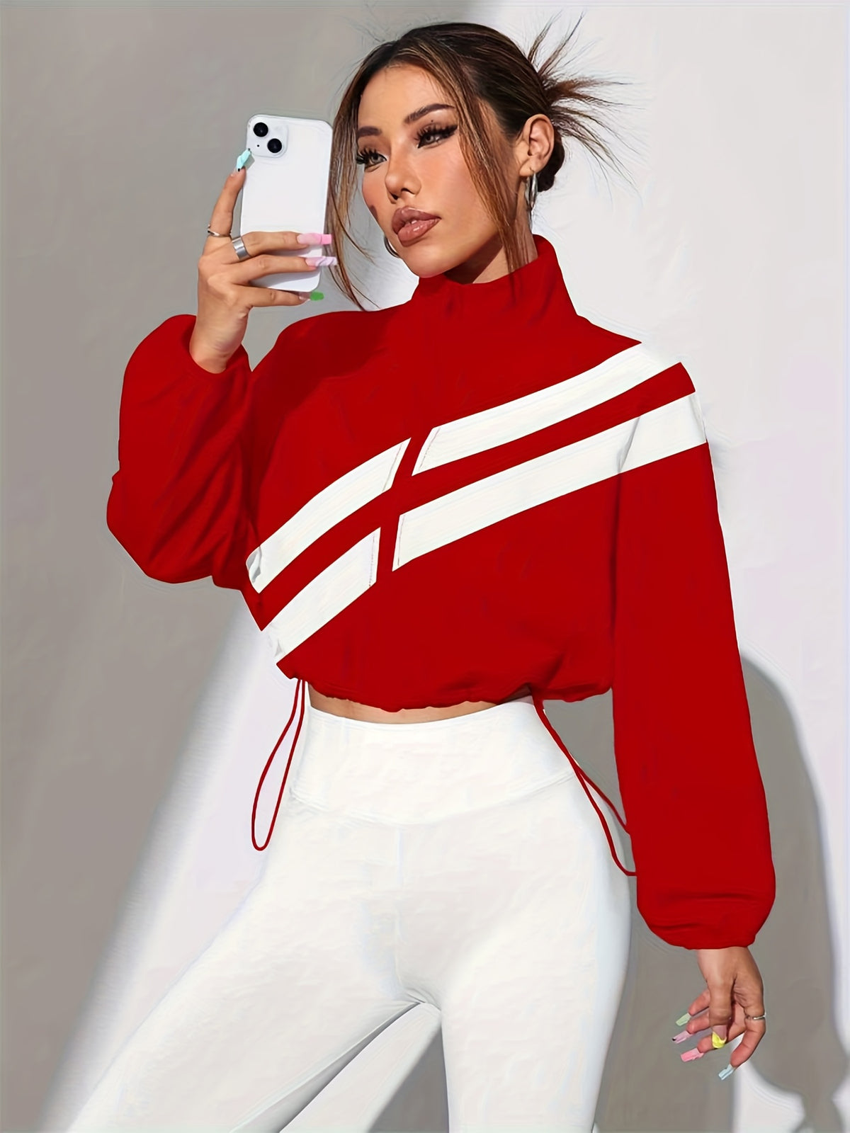 A Full-Zip Stylish Sports Jacket with Pockets, Featuring a Drawstring Hem, Suitable for Spring And Autumn, Ideal for Running, Fitness, And Other Athletic Activities