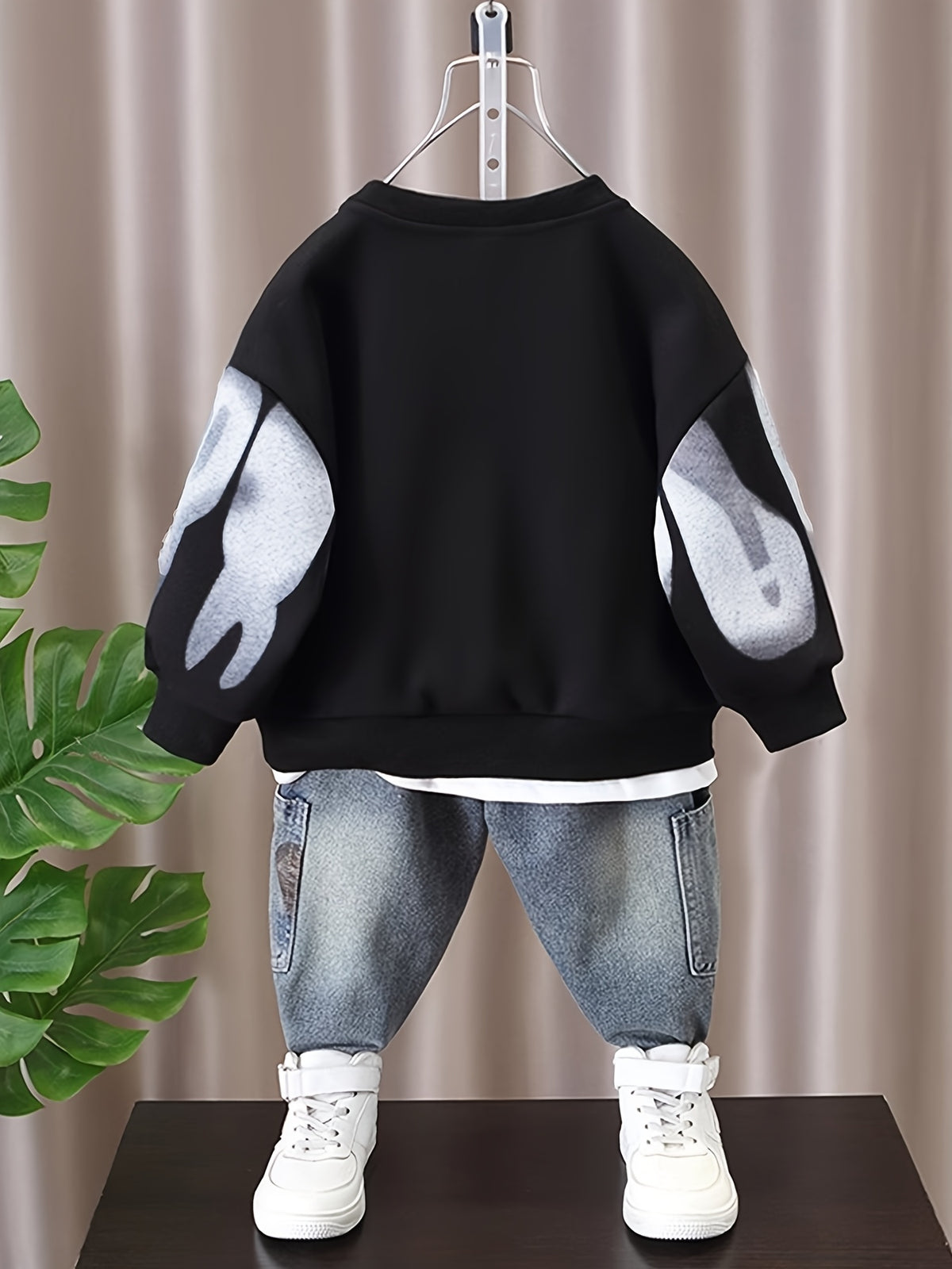 A set of faux two-piece long-sleeve round-neck letter print pullover paired with casual jeans.This trendy streetwear style exudes cool vibes, perfect for outdoor adventures, travel, as a go-to gift for any holiday occasion., Perfect for Outdoor