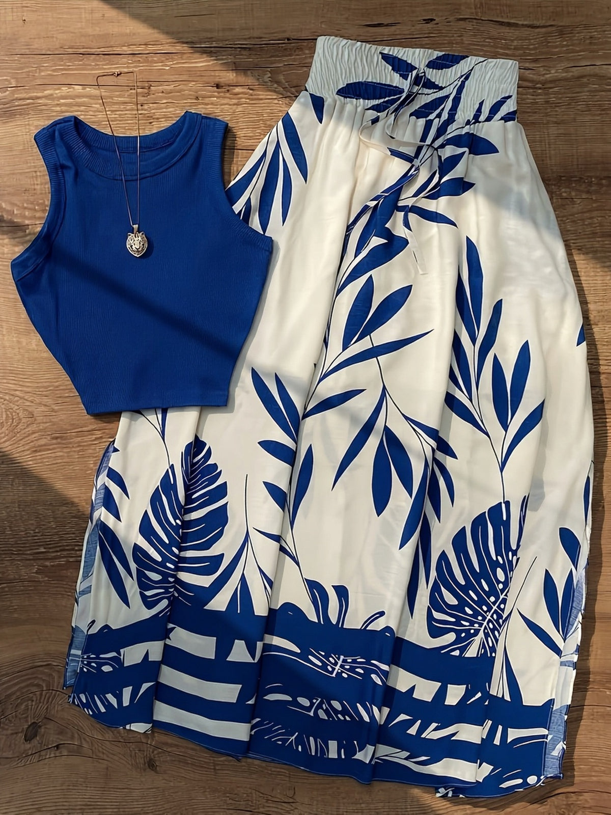 2pcs Set Summer Women's Casual Vacation Tropical Print Half Skirt and Solid Sleeveless Top M11