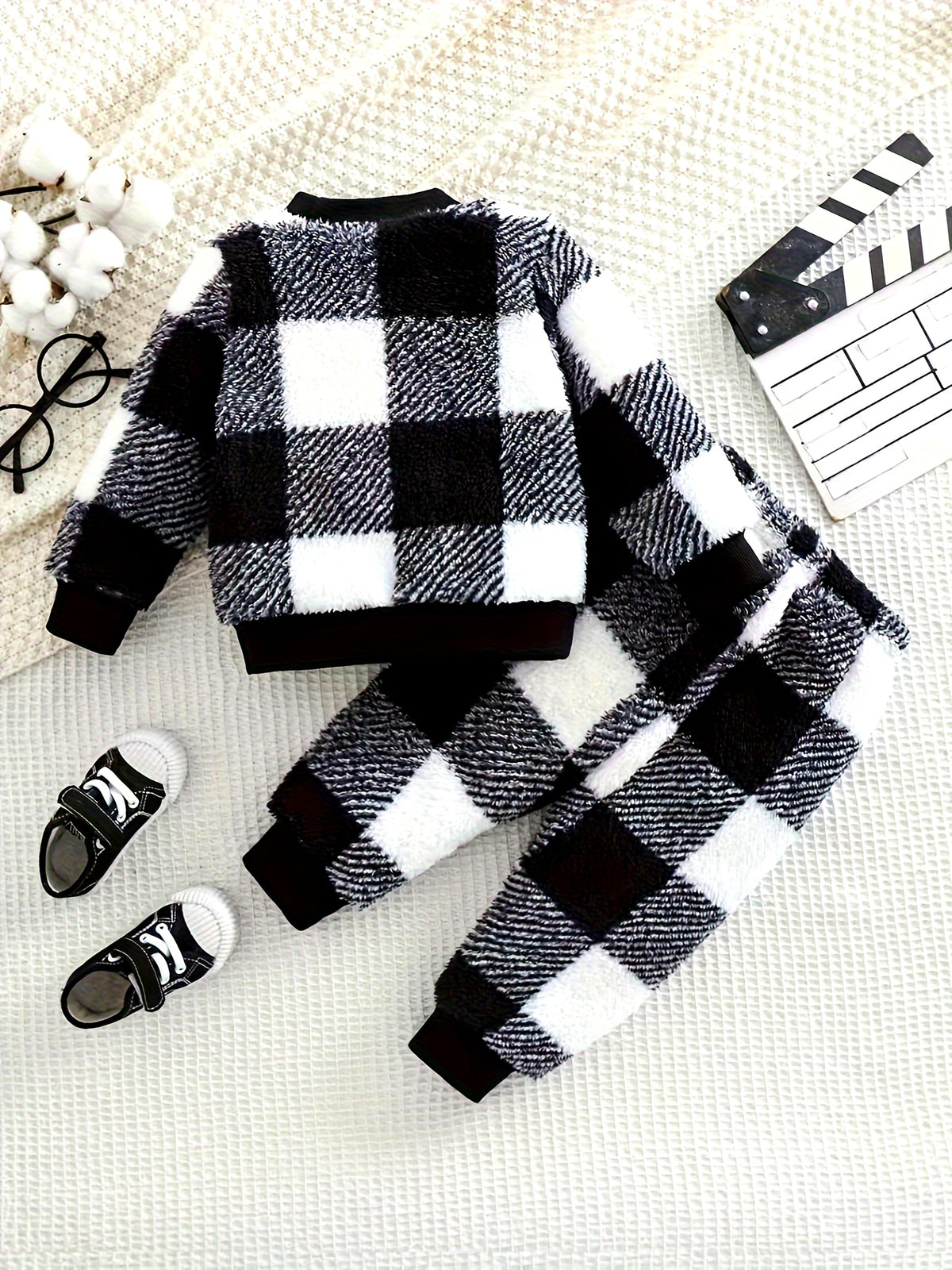 Cozy Boys' Christmas Flannel Clothing Set - Cute Plaid, Thick & Warm for Fall/Winter