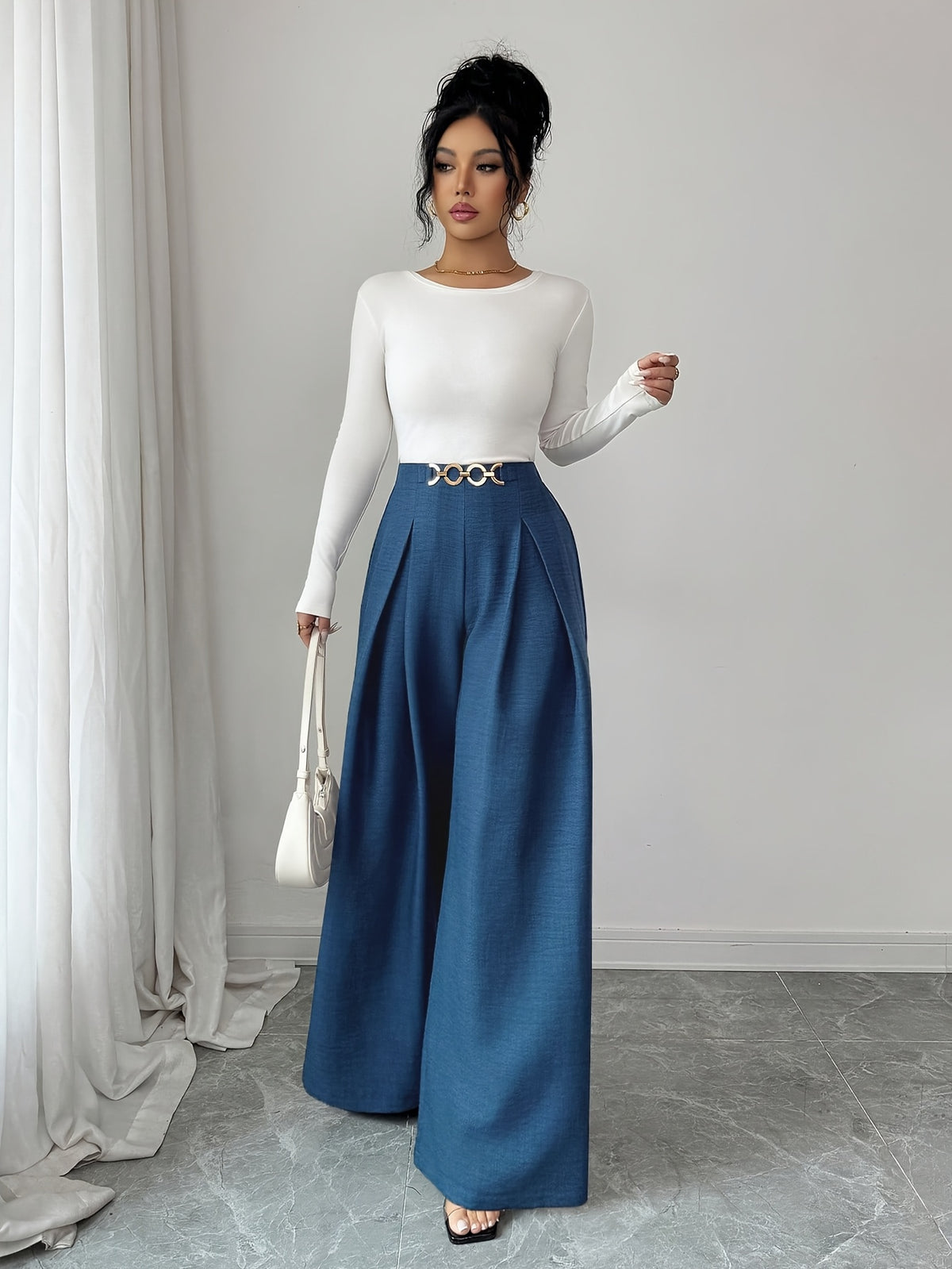 Women'S Solid Color Wide-Leg Pants Feature an Elastic Waistband, Metal Chain, And Pleated Design
