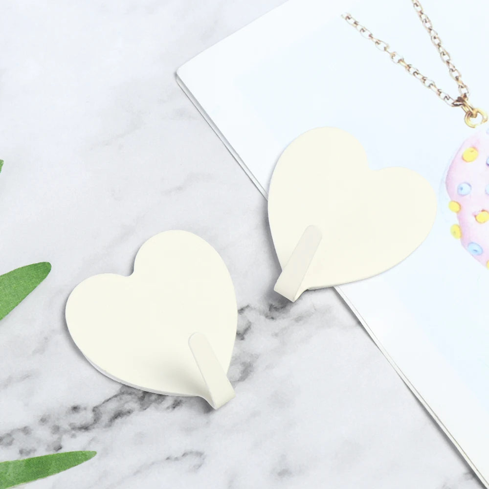 1pc Metal Heart-shaped  Cartoon Chef Shape Strong Adhesive Paste Wall Bearing Kitchen Hook No Trace Waterproof Bathroom Supplies