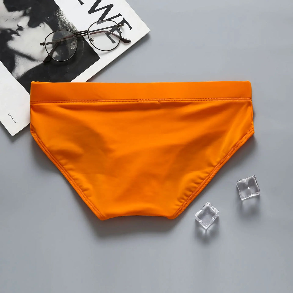 Men's swimming trunks with low waist, sexy, big, anti-embarrassing, quick-drying young men's sports briefs addicted