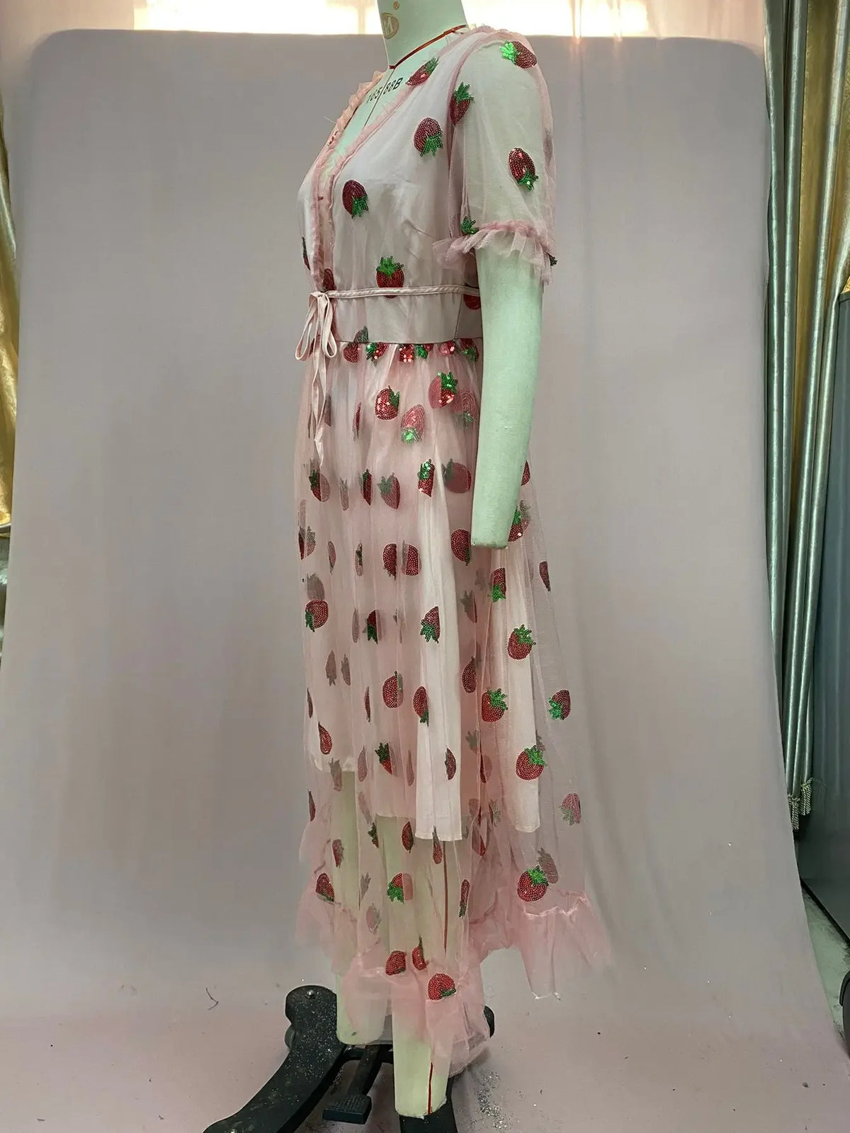 French Style Strawberry Two-tone V-neck Long Dress Sequins Ruffles Fashionable Net Yarn Sleeveless Robe