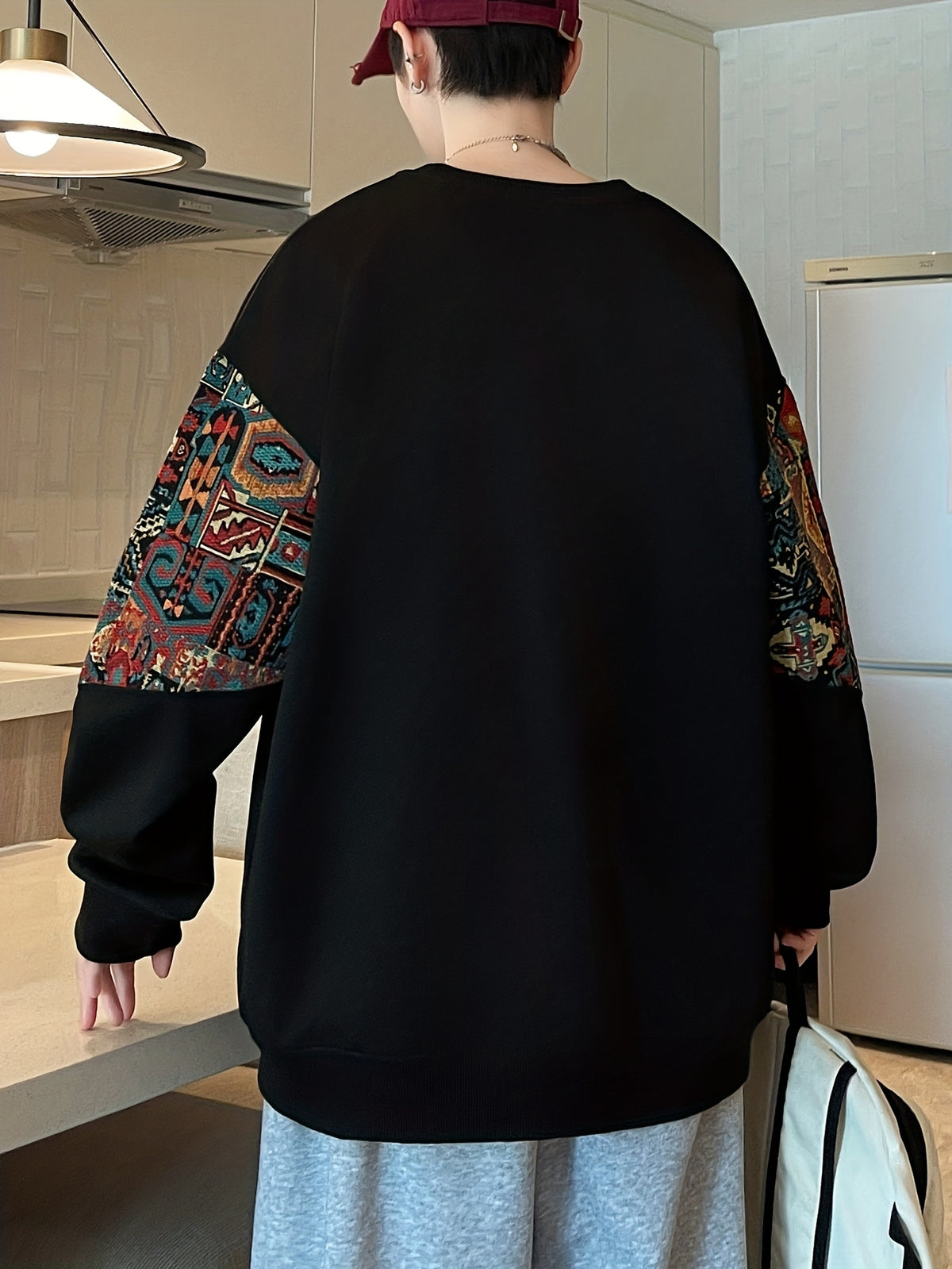 Men'S Sweatshirt, 1pc Fashion Casual Trendy Ethnic Style Patchwork Embroidery Round Neck Men'S Sweatshirt, Loose Fit, Suitable for Daily Casual Wear