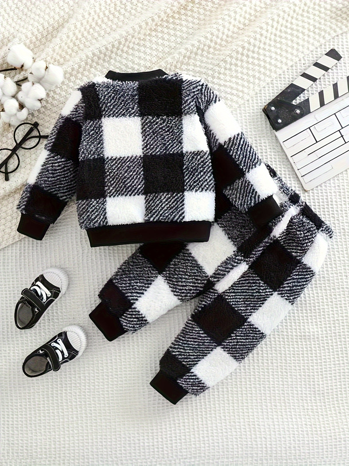 Cozy Boys' Christmas Flannel Clothing Set - Cute Plaid, Thick & Warm for Fall/Winter