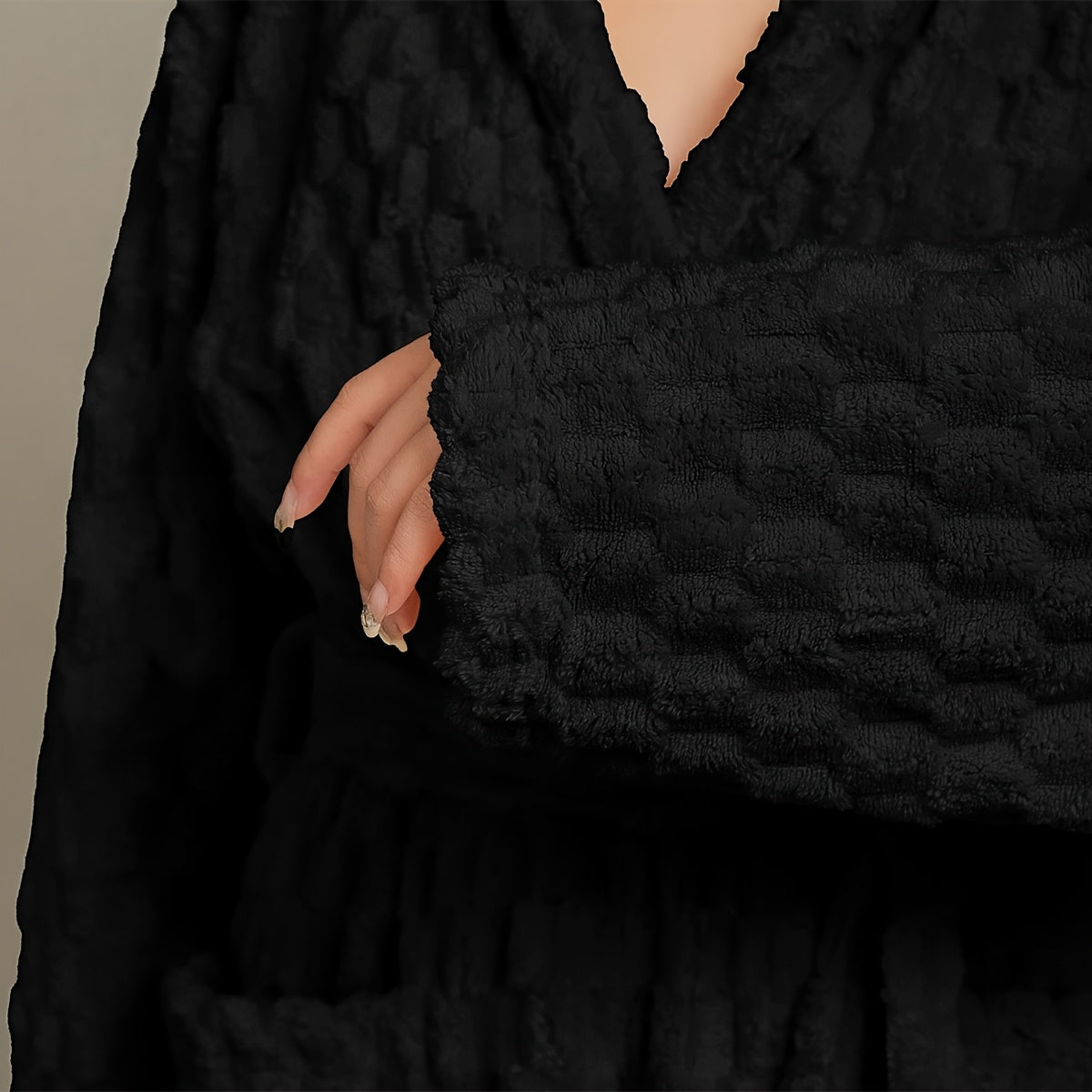 A Coral Fleece Cloud Robe That Is Soft And Comfortable, Quick-Drying And Absorbent, Suitable for Gym, Bathing, Surfing, Hotels, Bathrooms, Traveling, And Other Occasions.